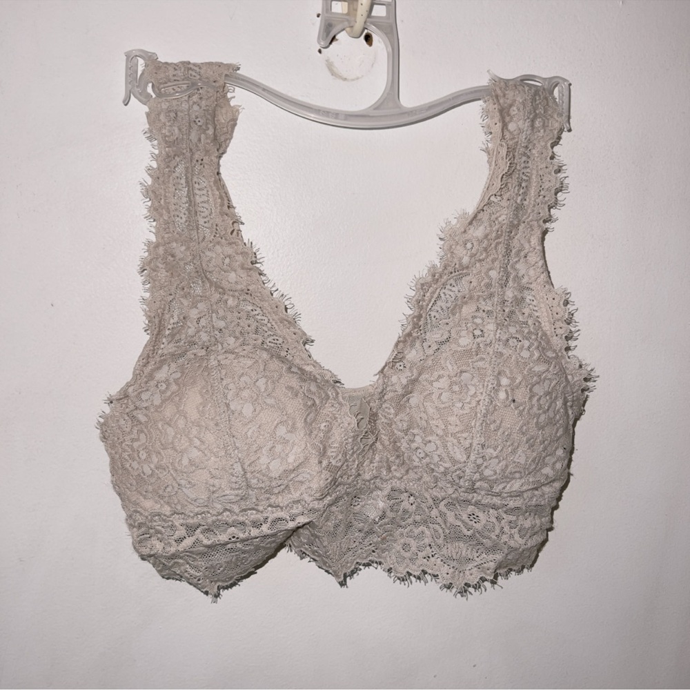 Aerie xsmall tan bralette Lacey like new!! Looks good under anything!